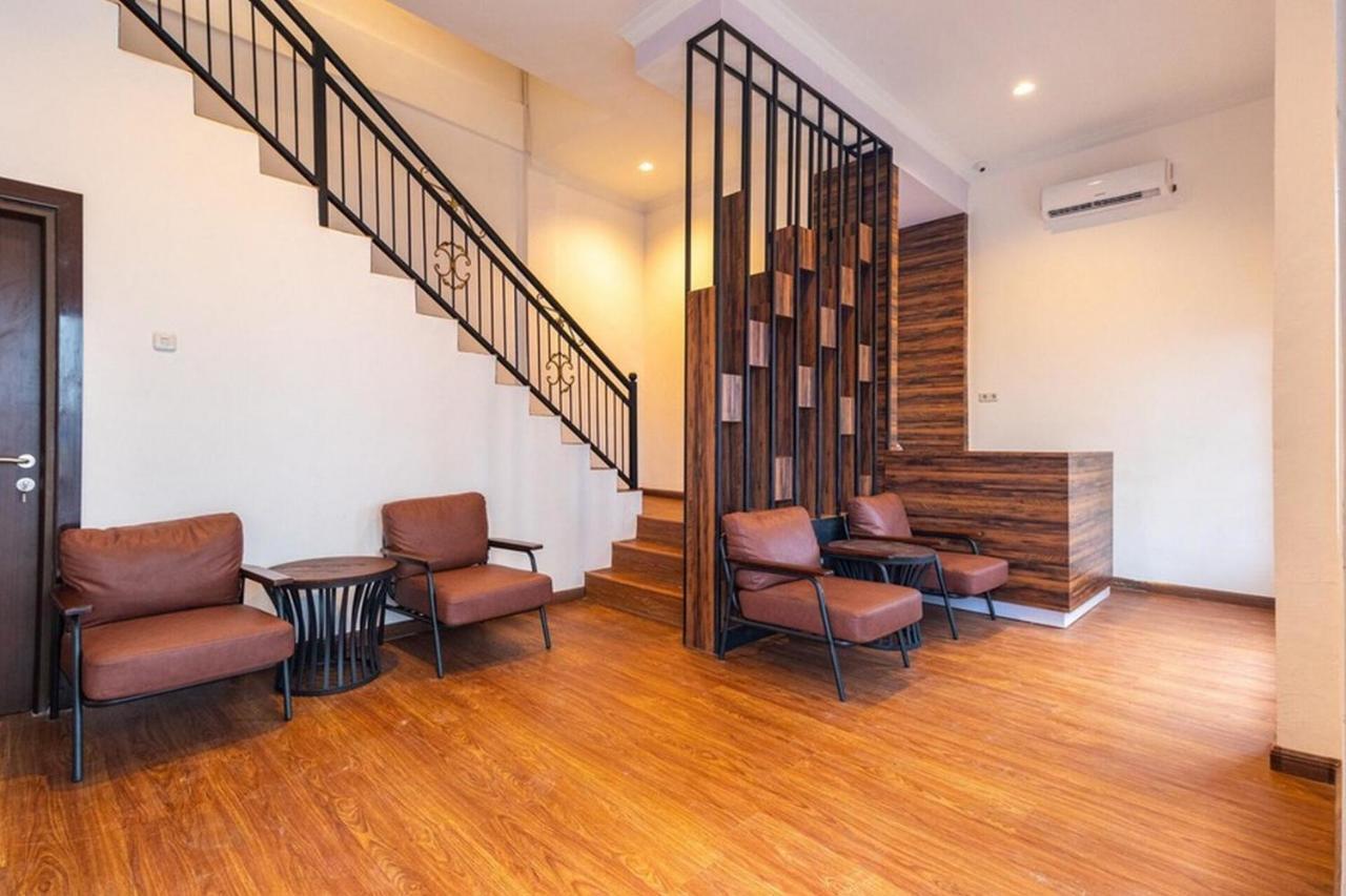 Hotel Reddoorz @ Binjai Extérieur photo