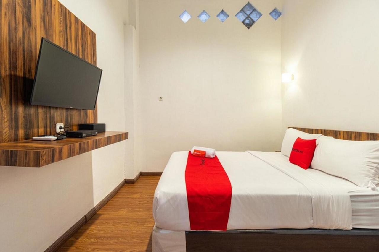 Hotel Reddoorz @ Binjai Extérieur photo
