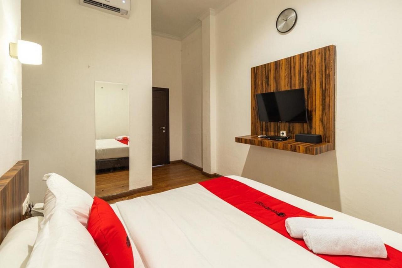Hotel Reddoorz @ Binjai Extérieur photo