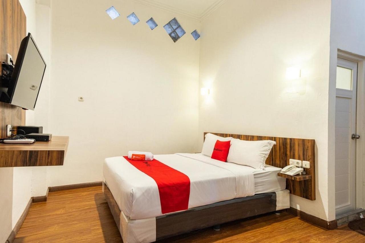 Hotel Reddoorz @ Binjai Extérieur photo
