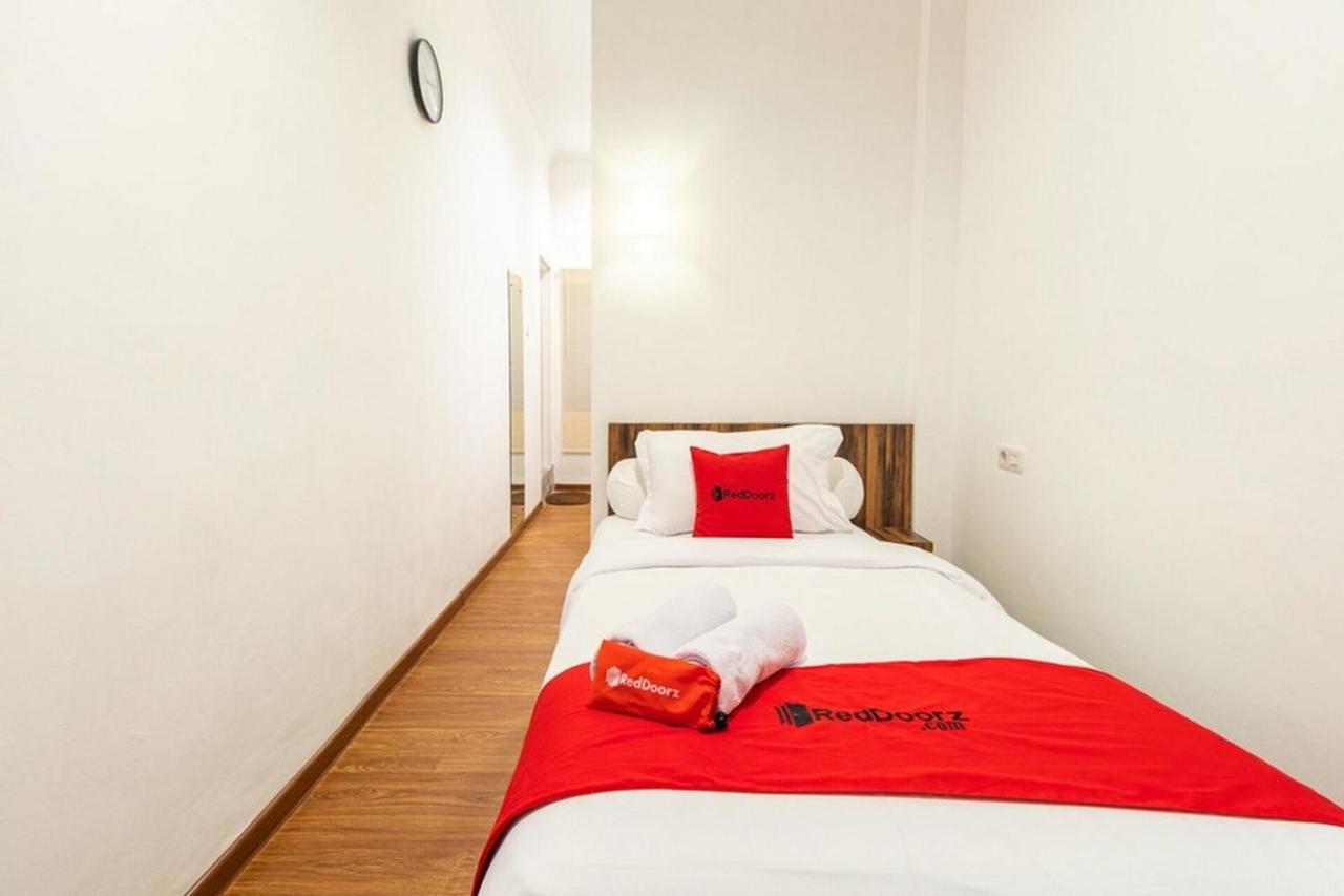 Hotel Reddoorz @ Binjai Extérieur photo