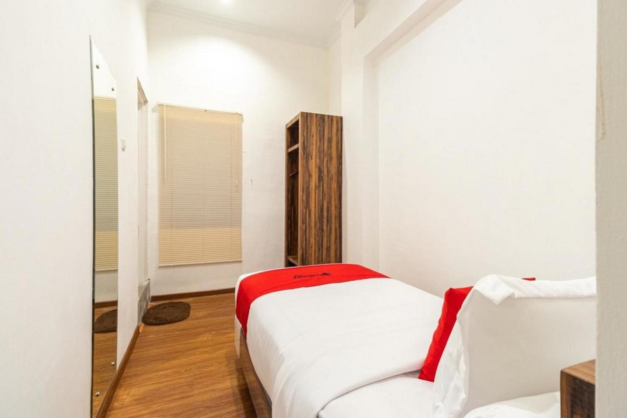Hotel Reddoorz @ Binjai Extérieur photo