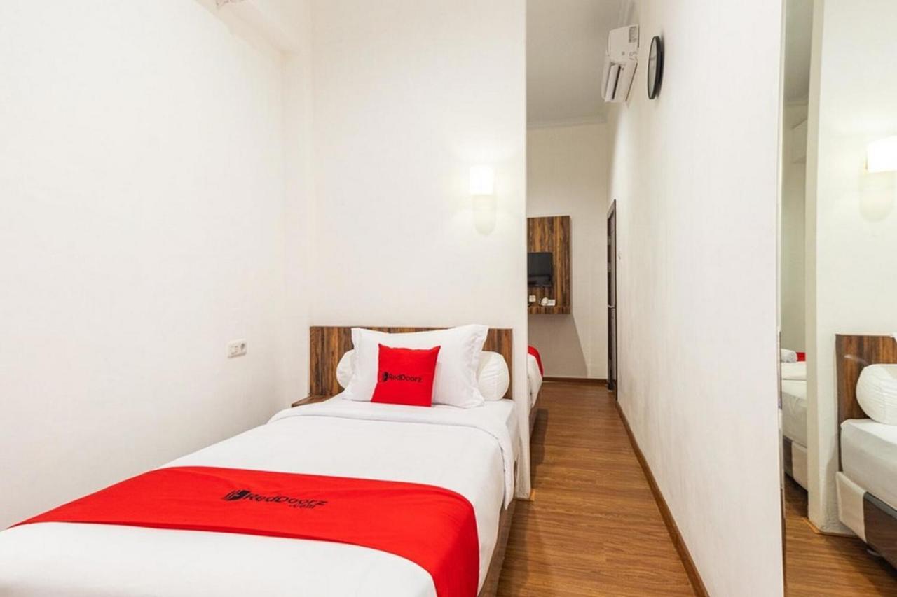 Hotel Reddoorz @ Binjai Extérieur photo