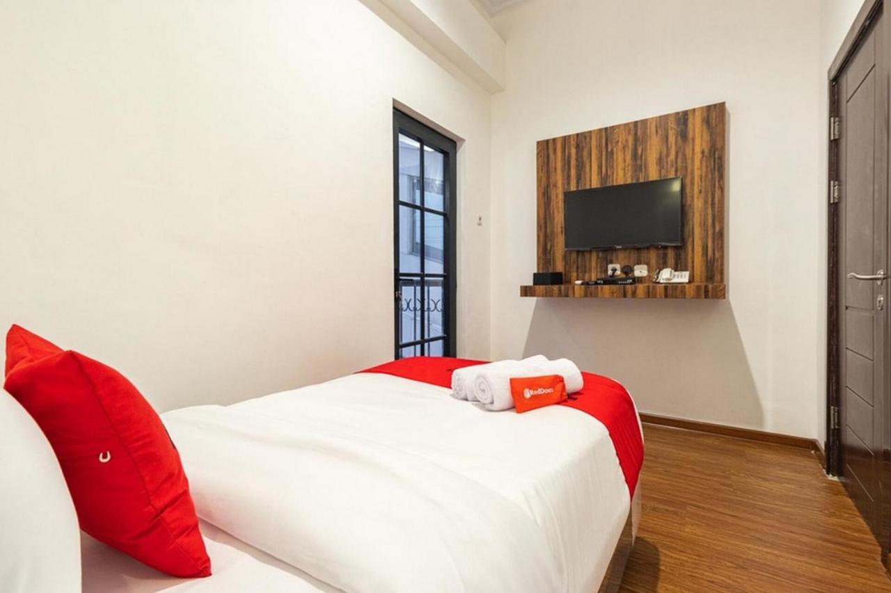 Hotel Reddoorz @ Binjai Extérieur photo